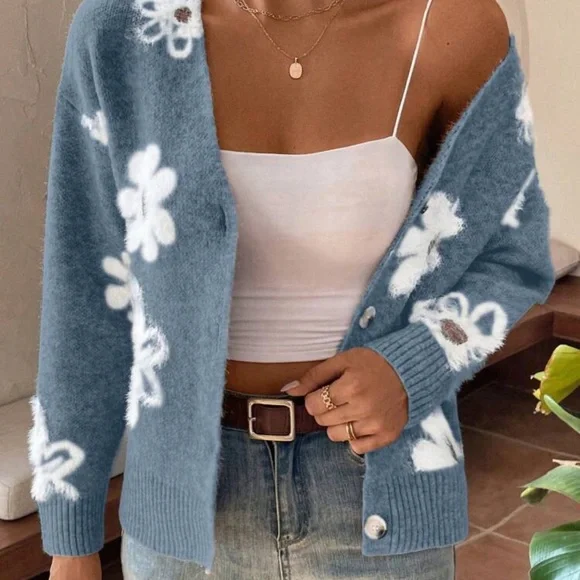 New V neck button down floral cardigan sweater - Picture 4 of 6